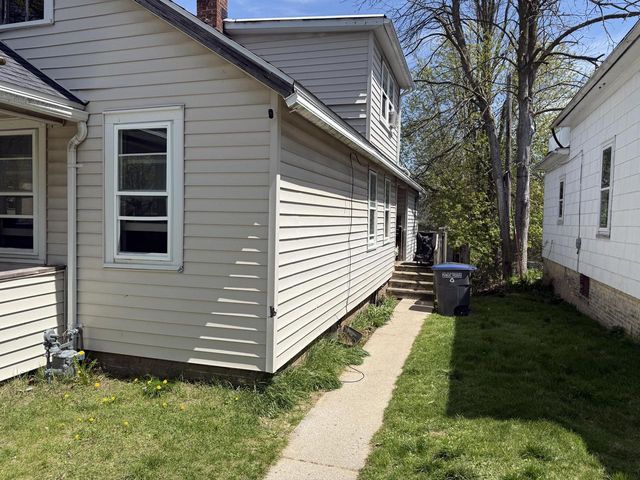 1439 S 10th STREET, Sheboygan, WI 53081