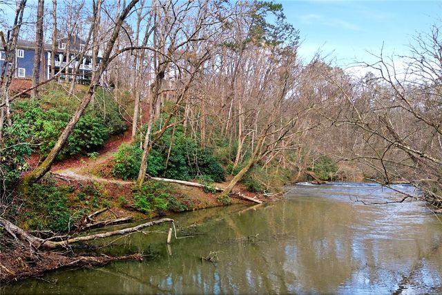 320 Holly Lane Lane, Walhalla, SC 29691