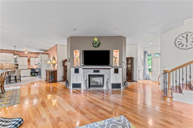 320 Holly Lane Lane, Walhalla, SC 29691