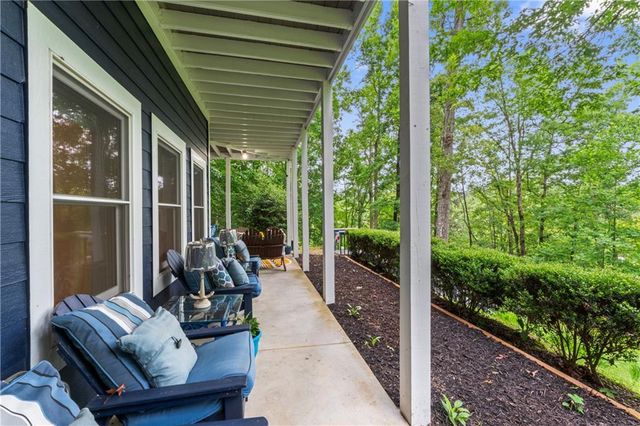 320 Holly Lane Lane, Walhalla, SC 29691