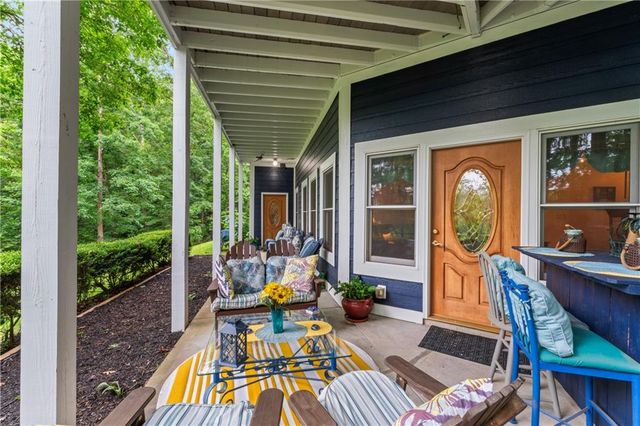 320 Holly Lane Lane, Walhalla, SC 29691