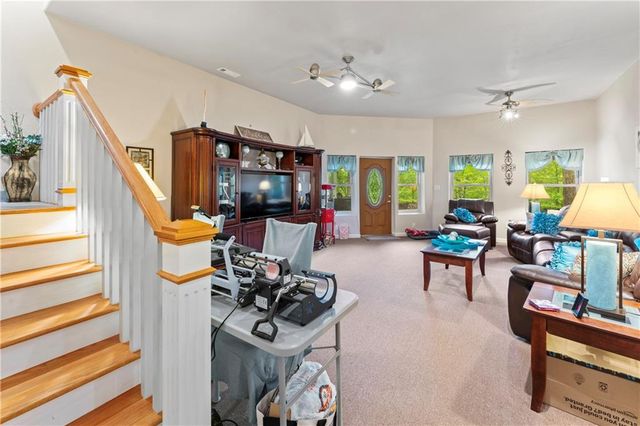 320 Holly Lane Lane, Walhalla, SC 29691