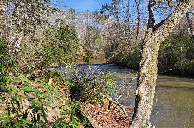 320 Holly Lane Lane, Walhalla, SC 29691