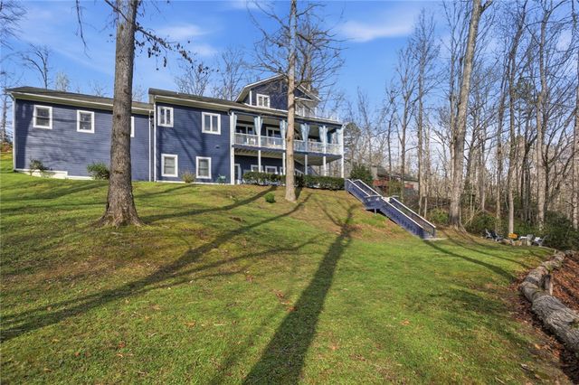 320 Holly Lane Lane, Walhalla, SC 29691