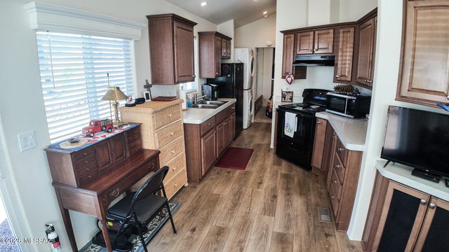 1030 S Barrel Cactus Rdg Unit 230, Benson, AZ 85602