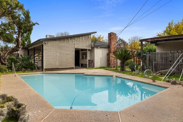 1535 Niel Ave, Turlock, CA 95380