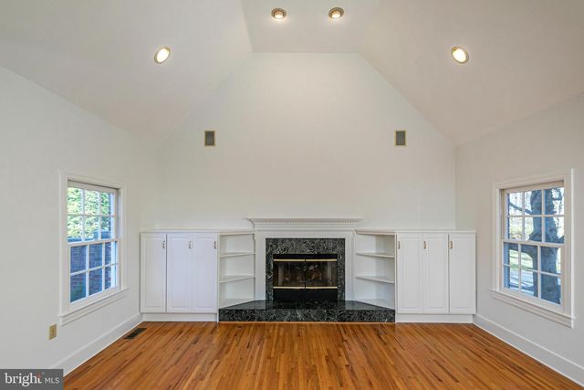 40 GOVERNORS LN, Princeton, NJ 08540