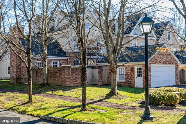 40 GOVERNORS LN, Princeton, NJ 08540