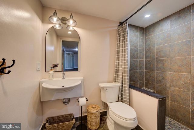 9124 VENDOME DR, Bethesda, MD 20817