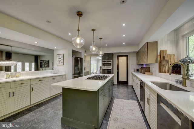 9124 VENDOME DR, Bethesda, MD 20817
