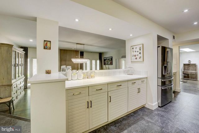 9124 VENDOME DR, Bethesda, MD 20817