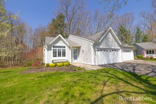 308 Winter Oaks Drive W, Holland Twp, MI 49424