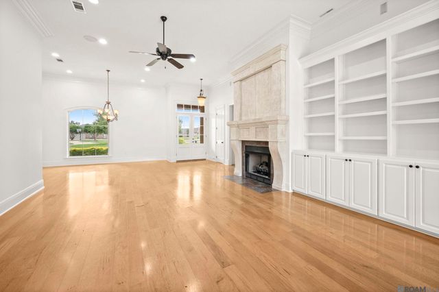 4279 Cypress Pointe Dr, Zachary, LA 70791