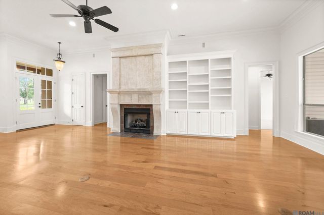 4279 Cypress Pointe Dr, Zachary, LA 70791