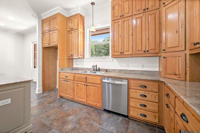 4279 Cypress Pointe Dr, Zachary, LA 70791