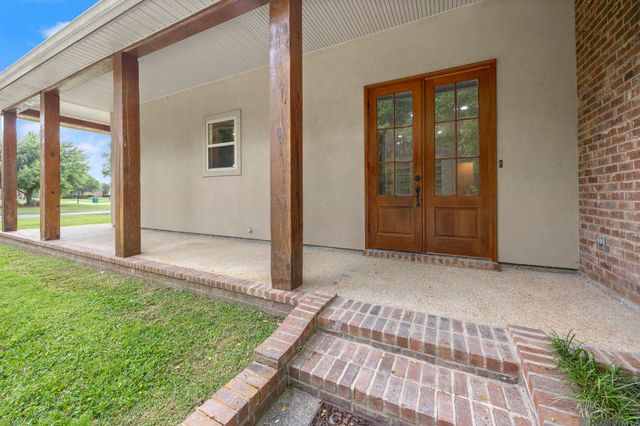 4279 Cypress Pointe Dr, Zachary, LA 70791