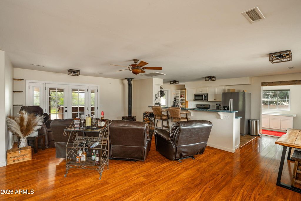 Image 10 of property listing at 3355 S OWL SLICK Road, Cornville, AZ 86325