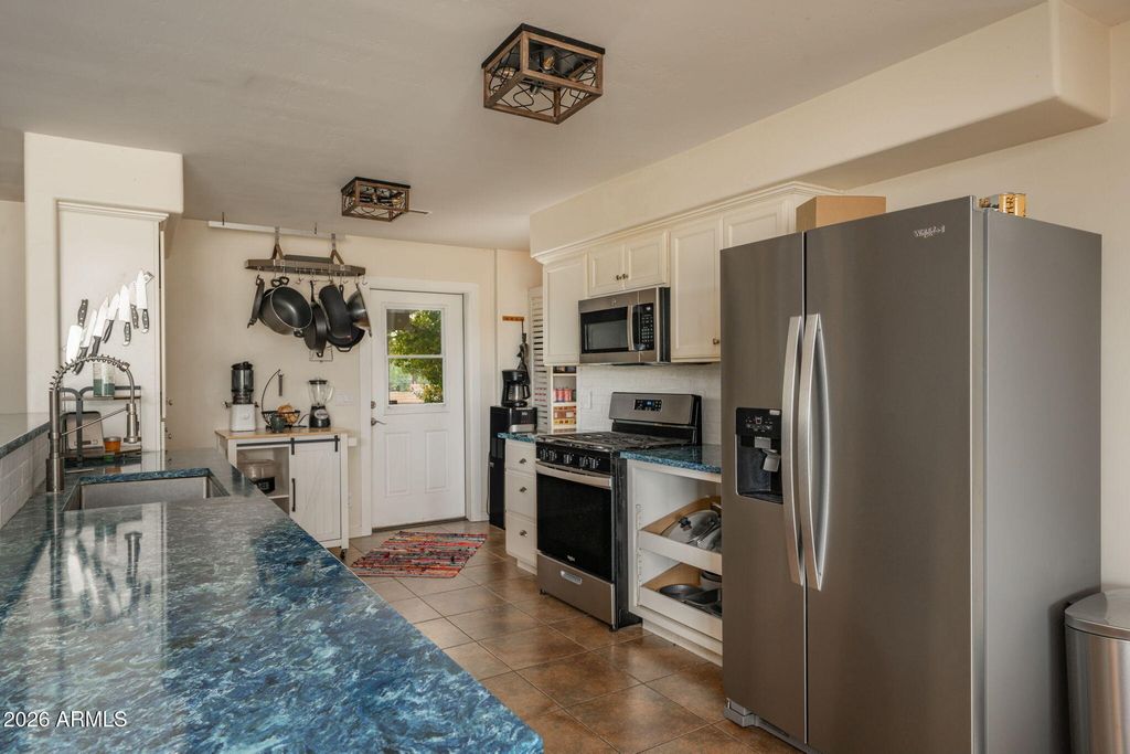 Image 13 of property listing at 3355 S OWL SLICK Road, Cornville, AZ 86325