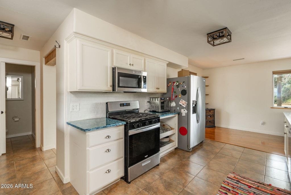 Image 14 of property listing at 3355 S OWL SLICK Road, Cornville, AZ 86325
