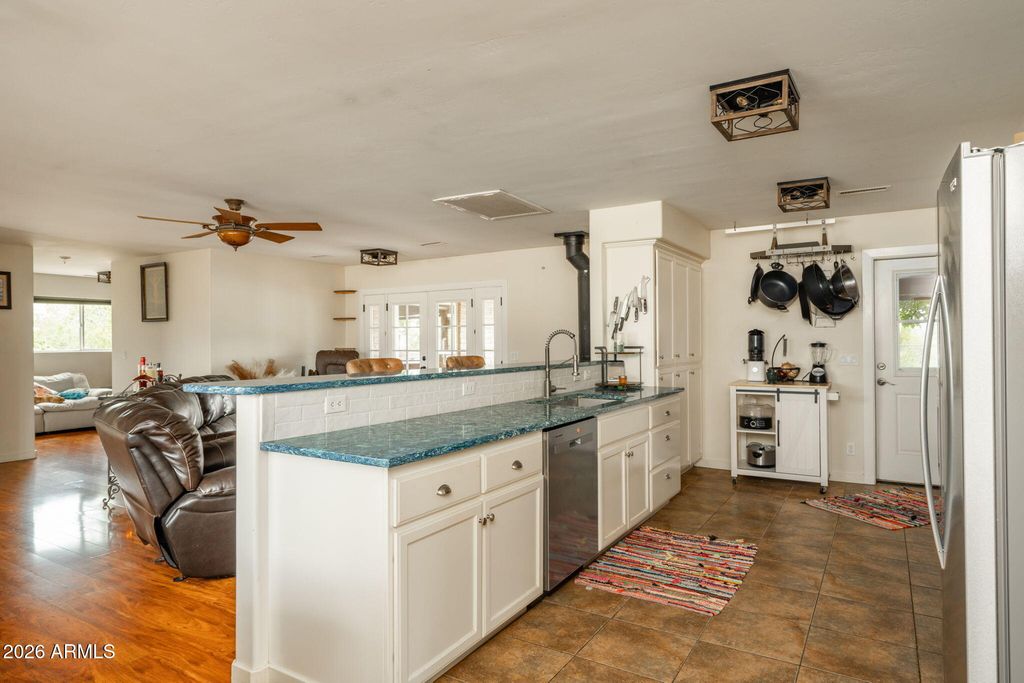 Image 16 of property listing at 3355 S OWL SLICK Road, Cornville, AZ 86325
