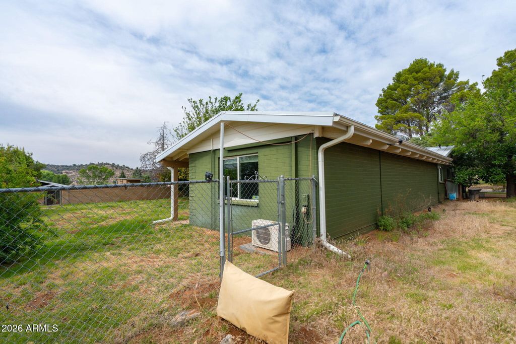 Image 34 of property listing at 3355 S OWL SLICK Road, Cornville, AZ 86325
