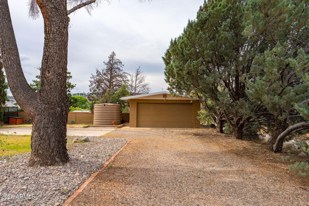 Image 4 of property listing at 3355 S OWL SLICK Road, Cornville, AZ 86325
