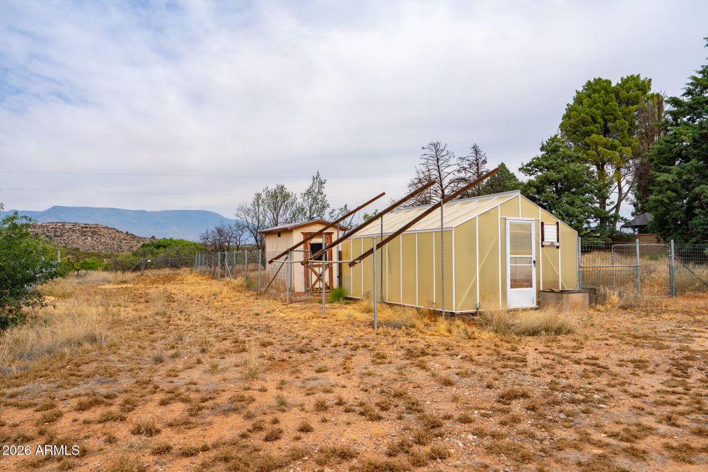 Image 41 of property listing at 3355 S OWL SLICK Road, Cornville, AZ 86325