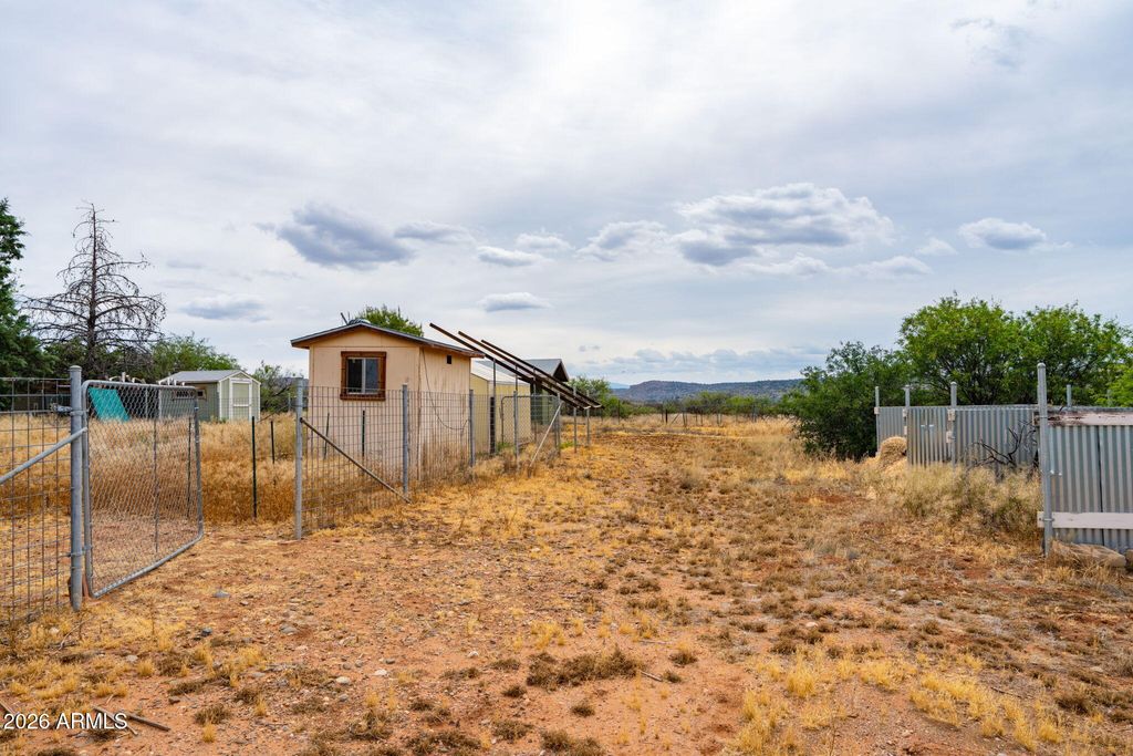 Image 44 of property listing at 3355 S OWL SLICK Road, Cornville, AZ 86325