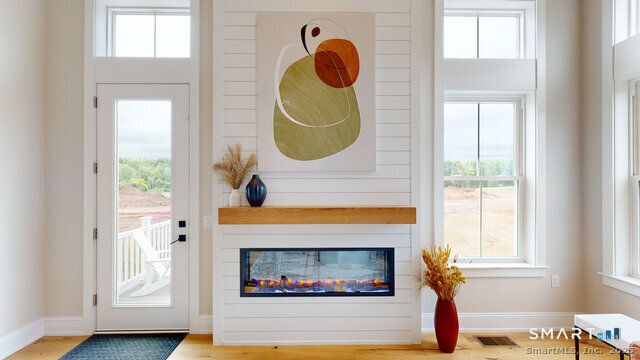 27 Soderman Way 27, Cheshire, CT 06410