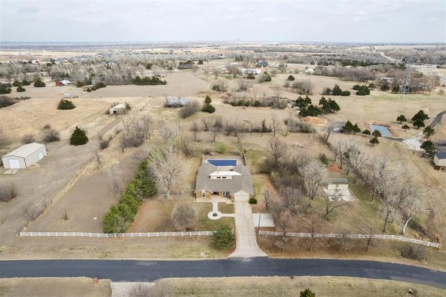 5840 Stewart Drive, Mustang, OK 73064