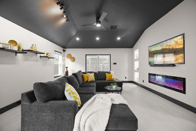 18528 Blue Pond DR, Pflugerville, TX 78660