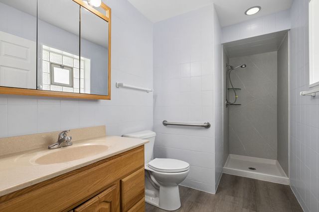 5222 Laramie Court, Oak Forest, IL 60452