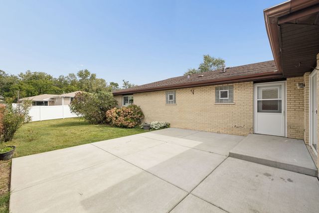 5222 Laramie Court, Oak Forest, IL 60452