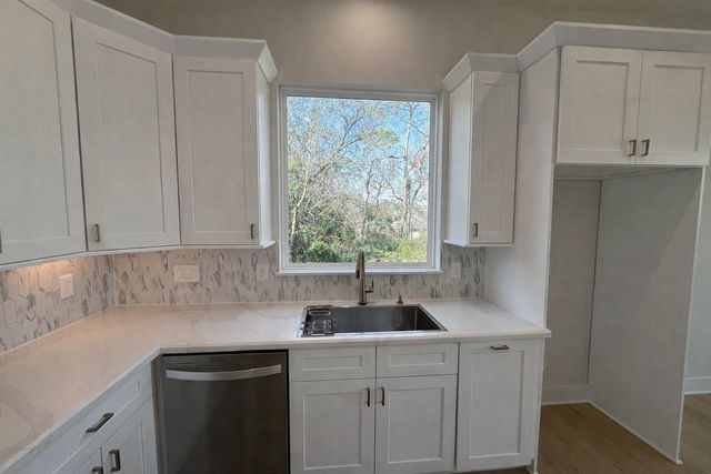 328 Janisch D, Houston, TX 77018