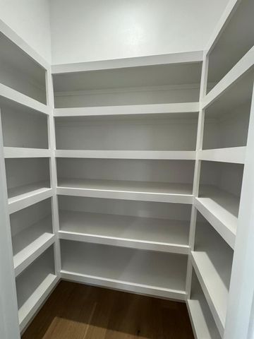 328 Janisch D, Houston, TX 77018