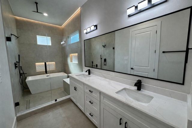 328 Janisch D, Houston, TX 77018