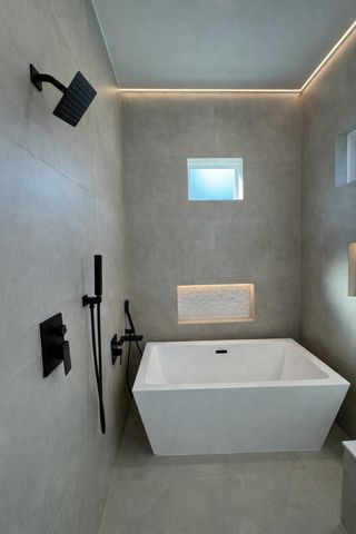 328 Janisch D, Houston, TX 77018