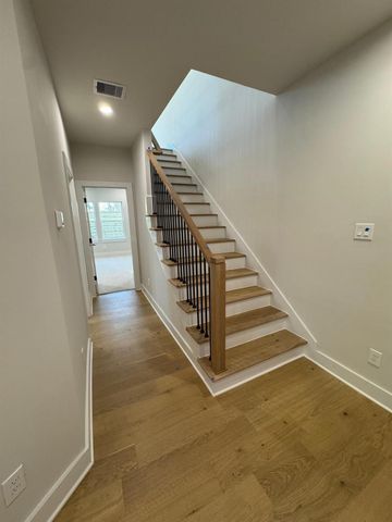 328 Janisch D, Houston, TX 77018