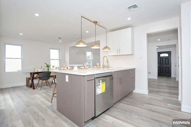 38 Chestnut Avenue, Bogota, NJ 07603