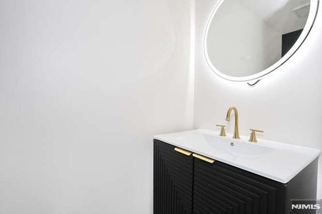 38 Chestnut Avenue, Bogota, NJ 07603