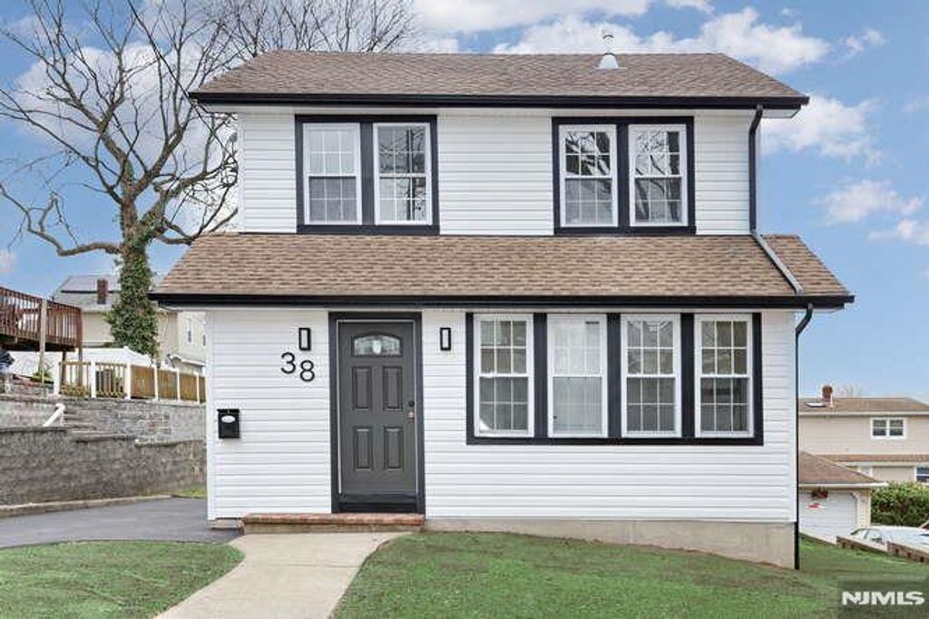 38 Chestnut Avenue, Bogota, NJ 07603