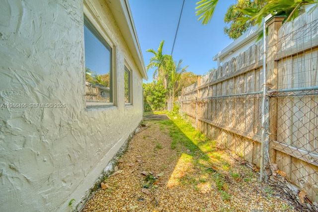 3353 SW 23rd Ter 3355, Miami, FL 33145