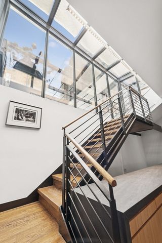 53 E Bellevue Place, Chicago, IL 60611