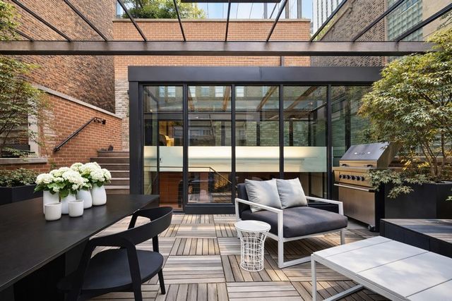 53 E Bellevue Place, Chicago, IL 60611