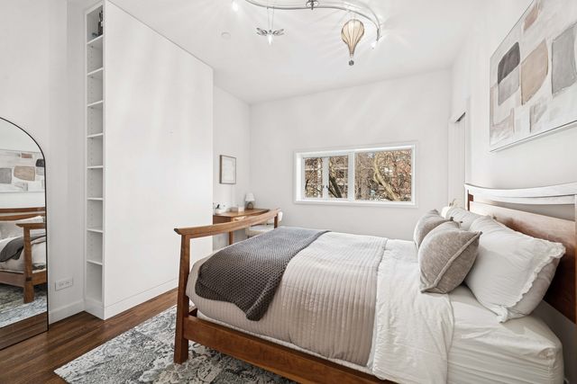 53 E Bellevue Place, Chicago, IL 60611