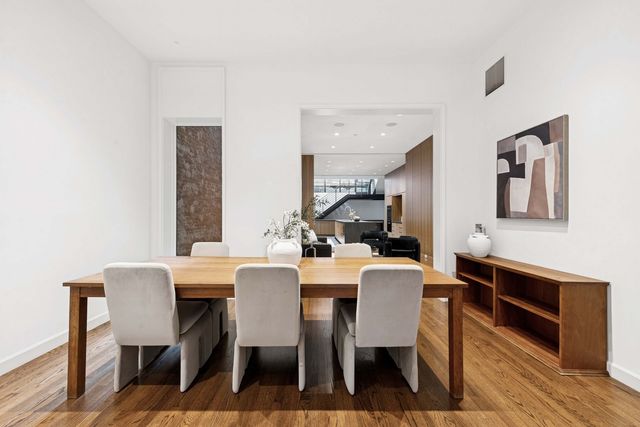 53 E Bellevue Place, Chicago, IL 60611