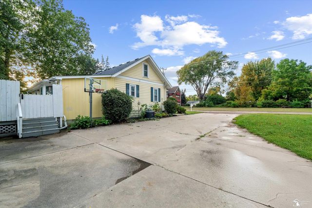 37261 ELLIS Street, New Boston, MI 48164
