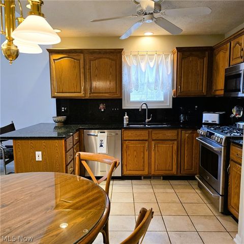 22693 Melissa Lane, Strongsville, OH 44149