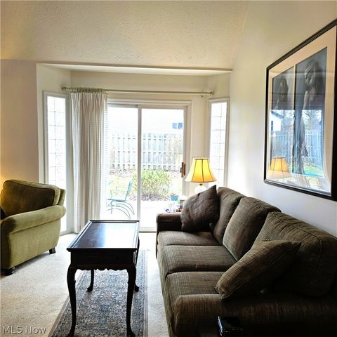 22693 Melissa Lane, Strongsville, OH 44149