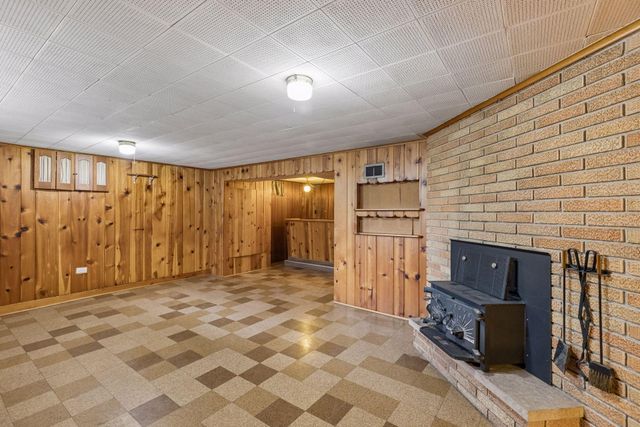 375 Jessamine Avenue W, Saint Paul, MN 55117